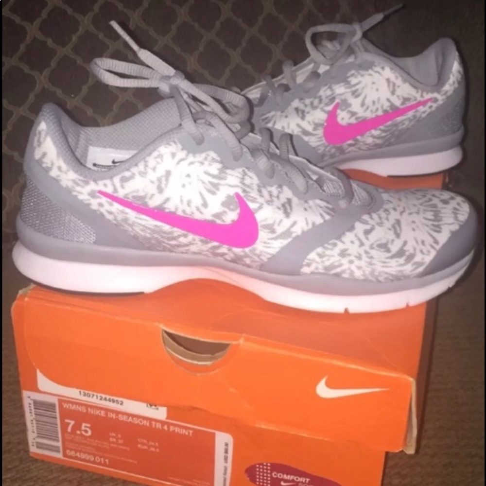 New Women’s Nike Running Shoes Sz 7.5